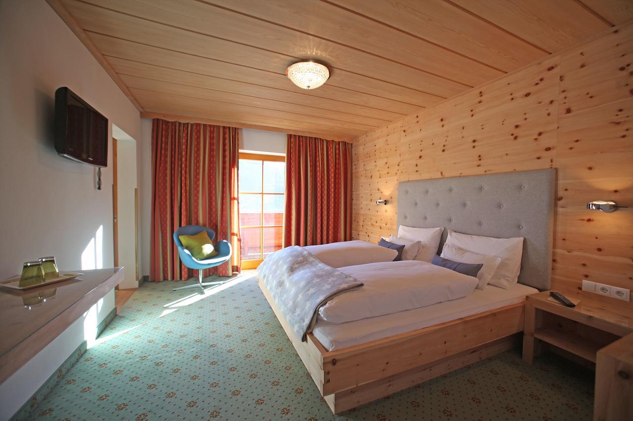 Landgut Thalerhof Hotel Telfes im Stubai Exterior photo